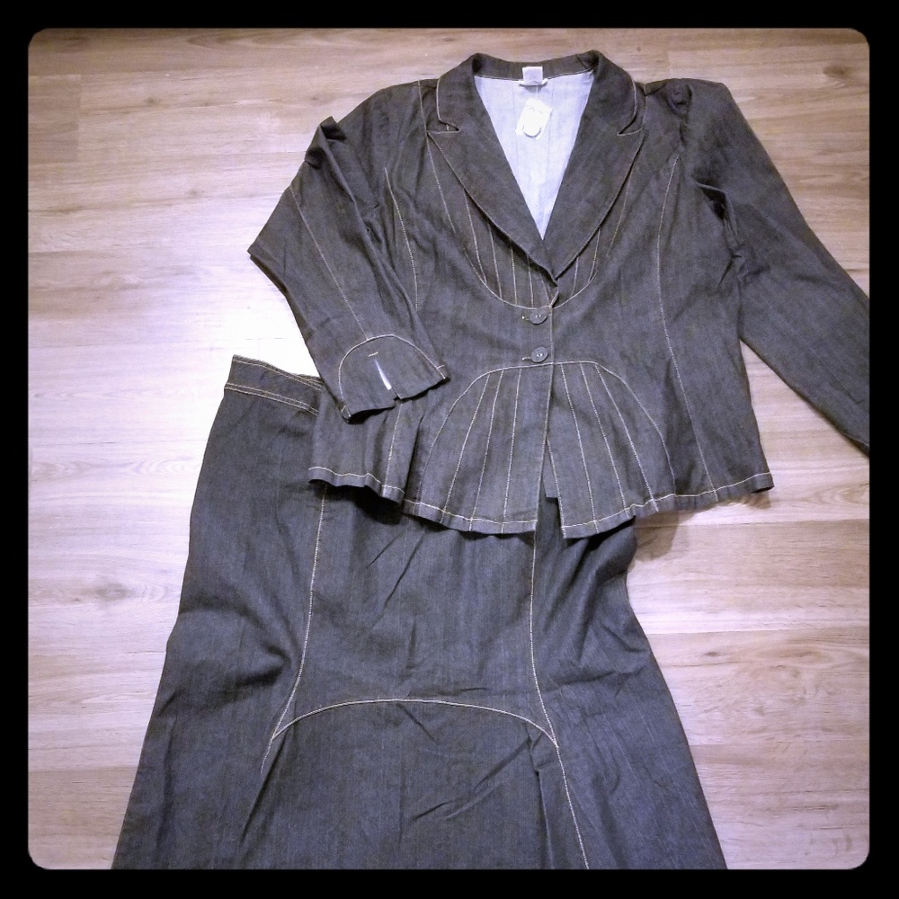 Monroe and Main Black Denim Skirt